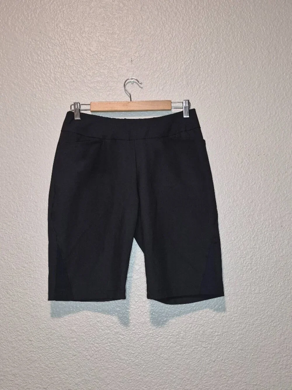 NWOT Women's Tail White Label Black Golf Bermuda Shorts Size 6
